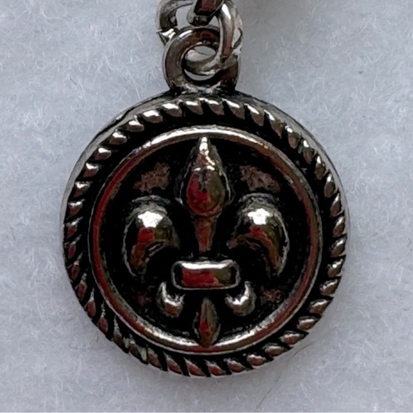 Vintage Silver French Fleur de Lis Pendant Necklace NWOT - Picture 11 of 15